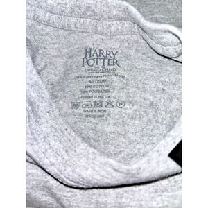 Size M Harry Potter And The Cursed Child Gryffindor Logo Gray Unisex T-Shirt NEW